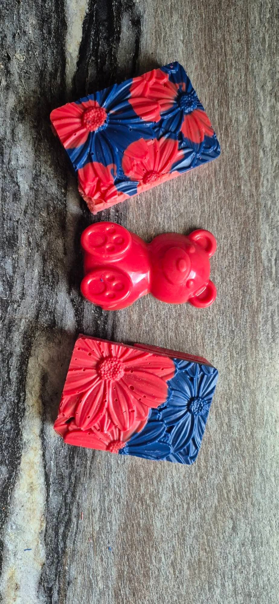 Handmade fabric bow clips and heart-shaped accessories